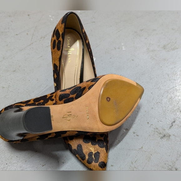 Cole Haan Chelsea Black Heel Pump Woodbury Ocelot Print Haircalf Pump. - Picture 4 of 8